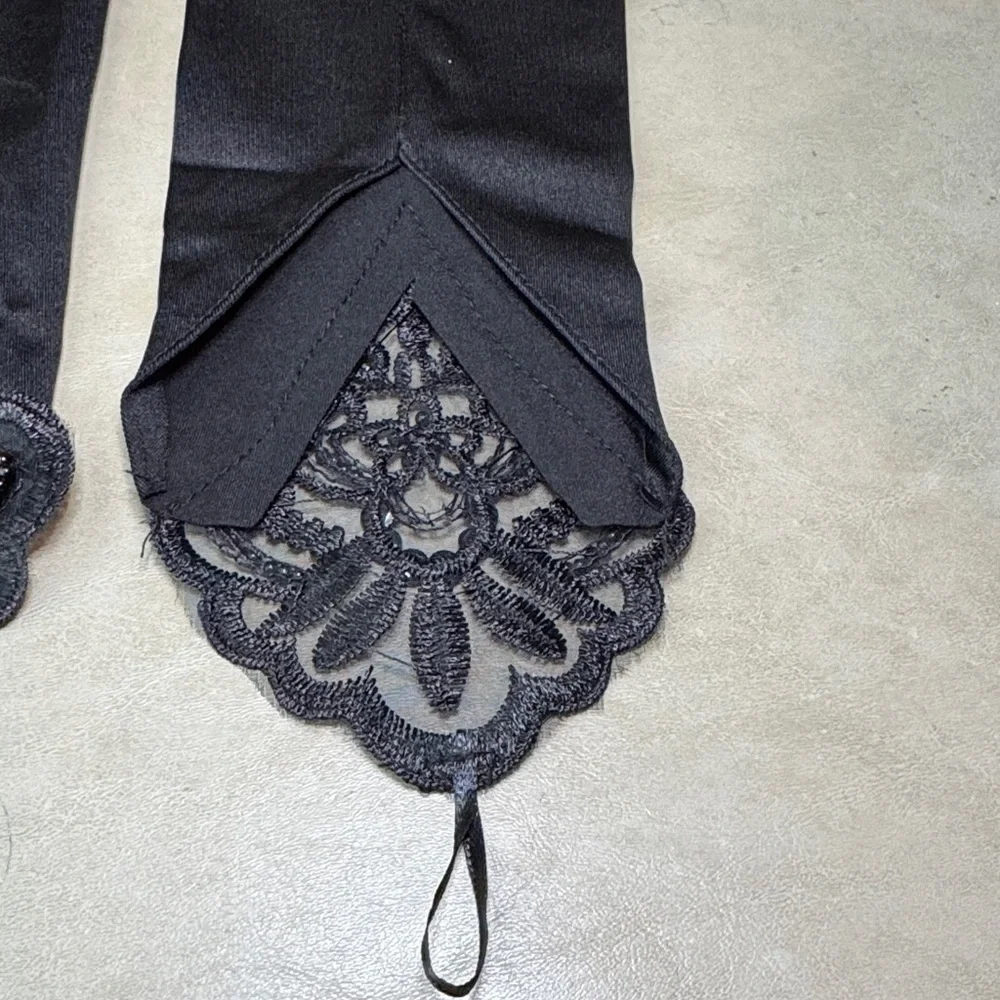 Elegant Black Embroidered Women's Fingerless Gloves 19